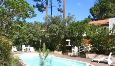 G0261 Ferienhaus mit Pool auf dem Golfgelände - Lacanau